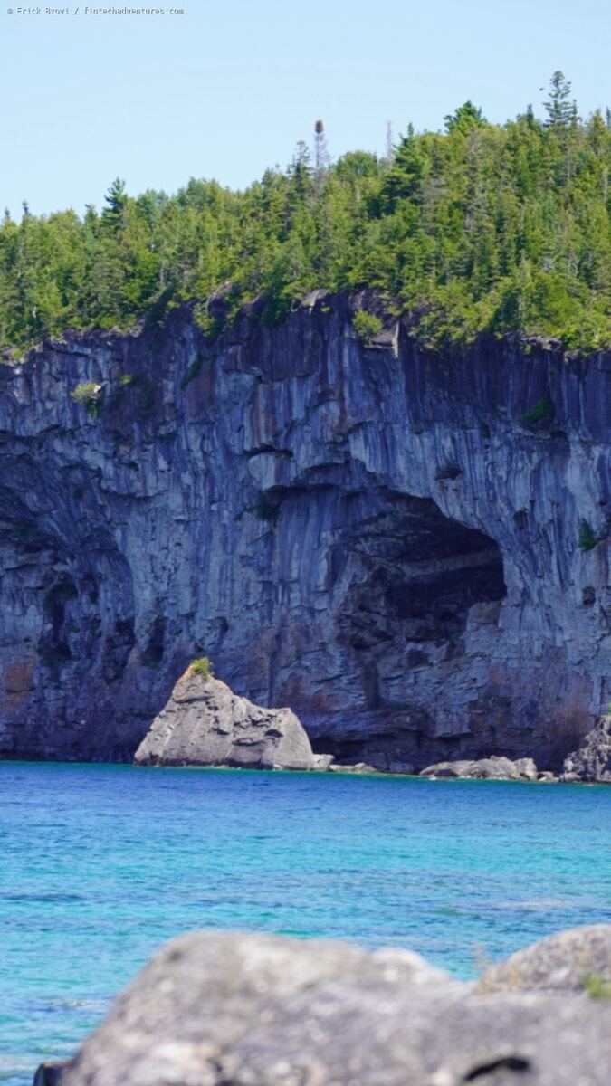 Turquoise waters and limestone cliffs at Bruce Peninsula, Ontario, Canada